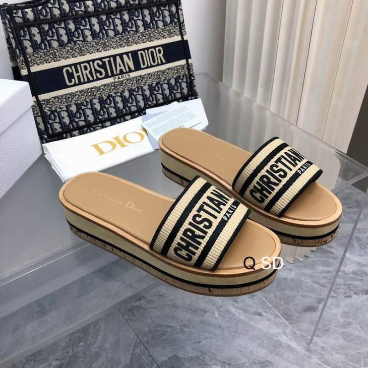 Picture of Dior Slippers _SKUDiorsz35-40SD07032957